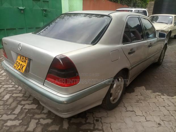 Mercedes-Benz C200 2001 Silver