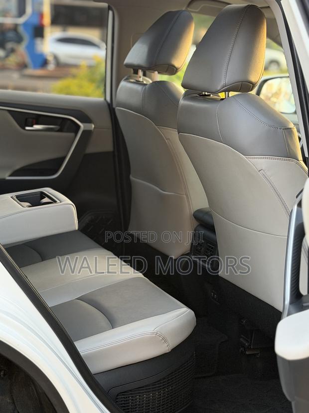 Toyota RAV4 Adventure 2019 Pearl