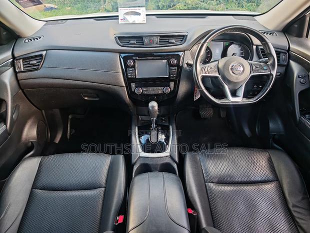 Nissan X-Trail 2.0 Petrol AWD 2017 White