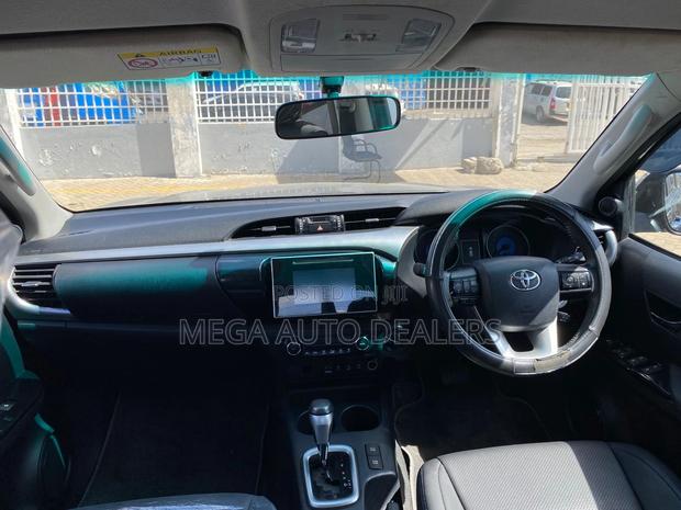 Toyota Hilux 2018 Green