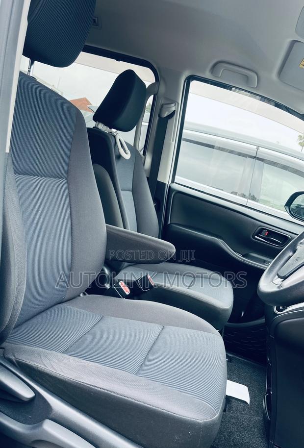 Toyota Noah 2.0 FWD (8 Seater) 2019 White