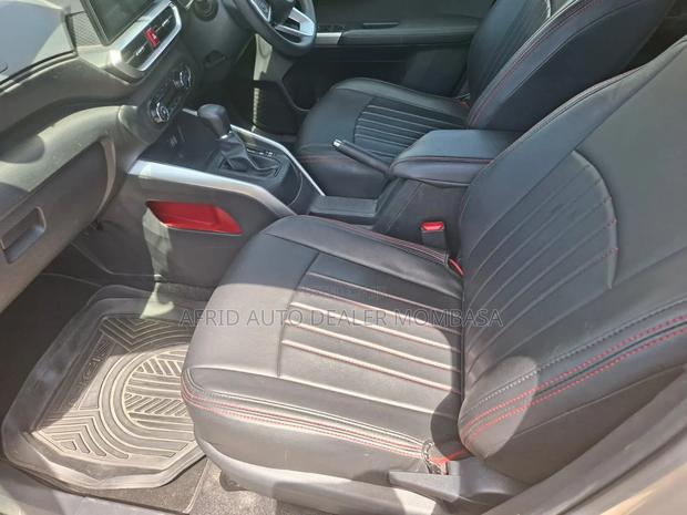 Toyota Raize 1.0 FWD 2019 Beige