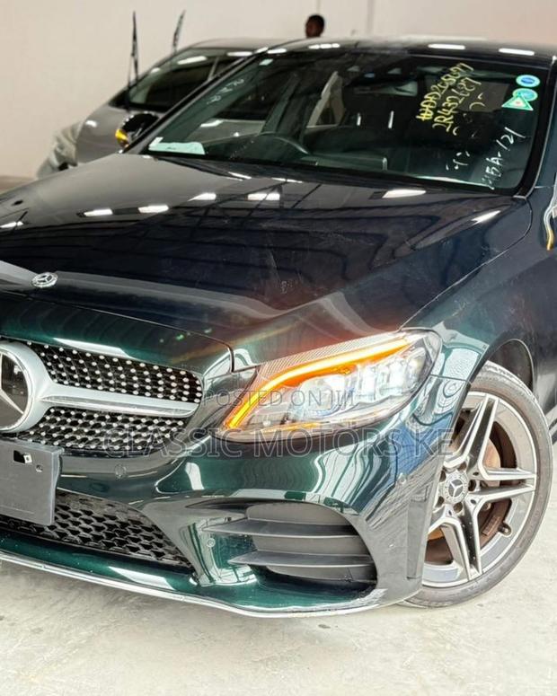Mercedes-Benz C200 2019 Green