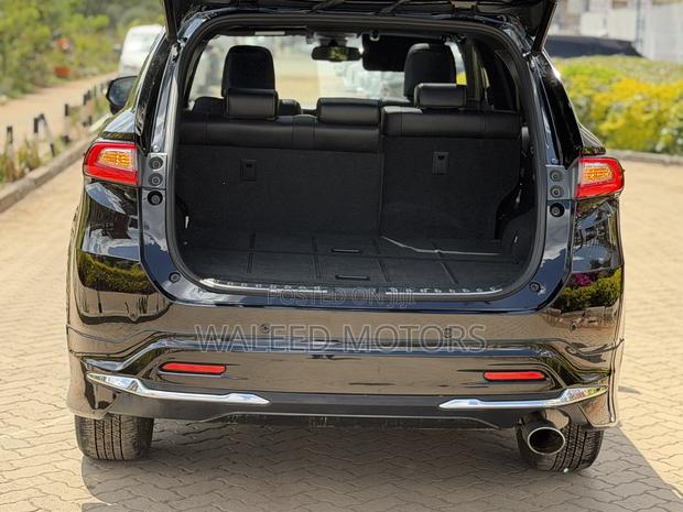Toyota Harrier 2.0 2019 Black