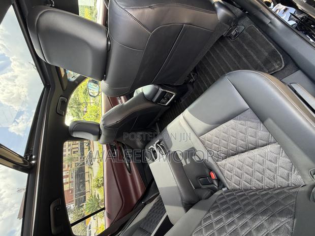 Toyota Harrier 2.0 2019 Black
