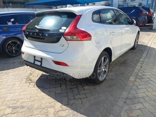 Volvo V40 2019 White