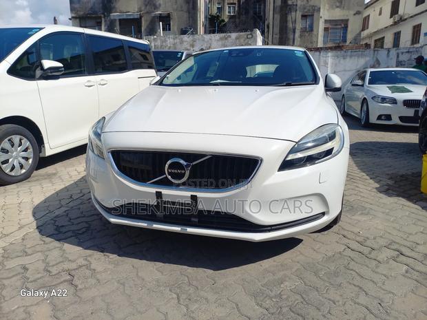 Volvo V40 2019 White