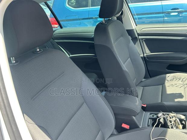 Volkswagen Golf 1.4T S FWD 2019 White