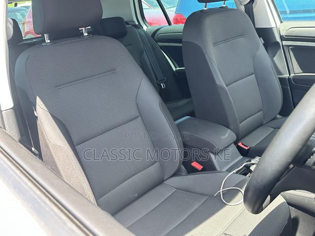 Volkswagen Golf 1.4T S FWD 2019 White