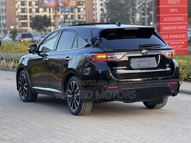 Toyota Harrier 2.0 2020 Black