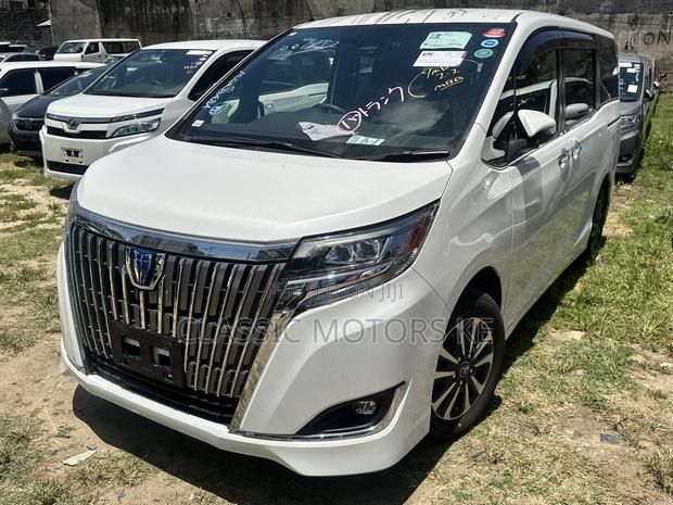 Toyota Esquire 2.0 AWD (8 seater) 2020 White