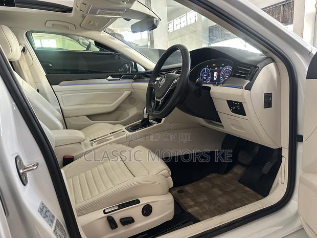 Volkswagen Passat 2019 White