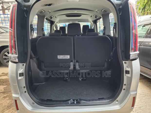 Toyota Noah 2.0 FWD (8 Seater) 2019 Silver