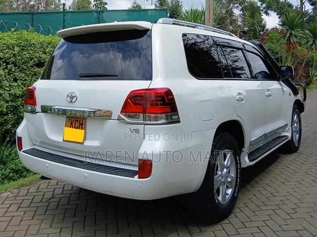 Toyota Land Cruiser 4.6 V8 ZX 2009 White
