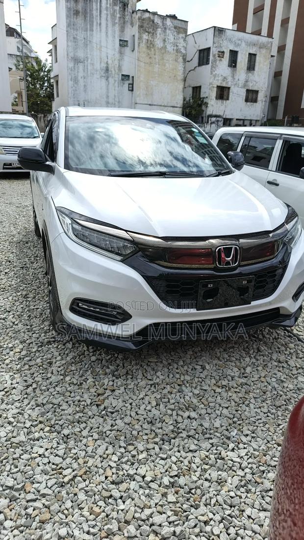Honda Vezel 1.5 2WD 172 hp 2019 Pearl