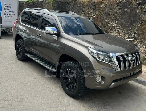 Toyota Land Cruiser Prado 2018 Gray