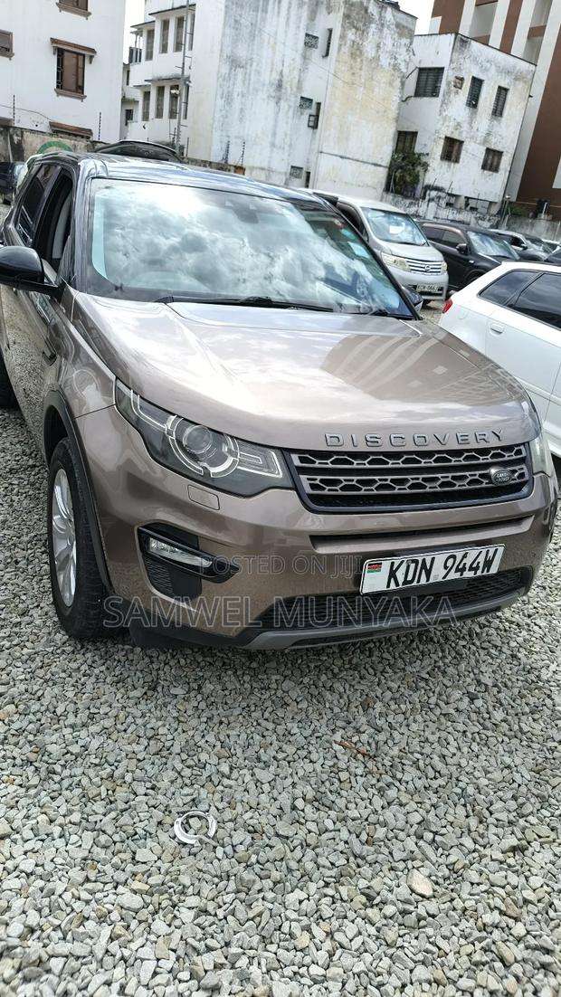 Land Rover Discovery Sport SE 2017 Brown