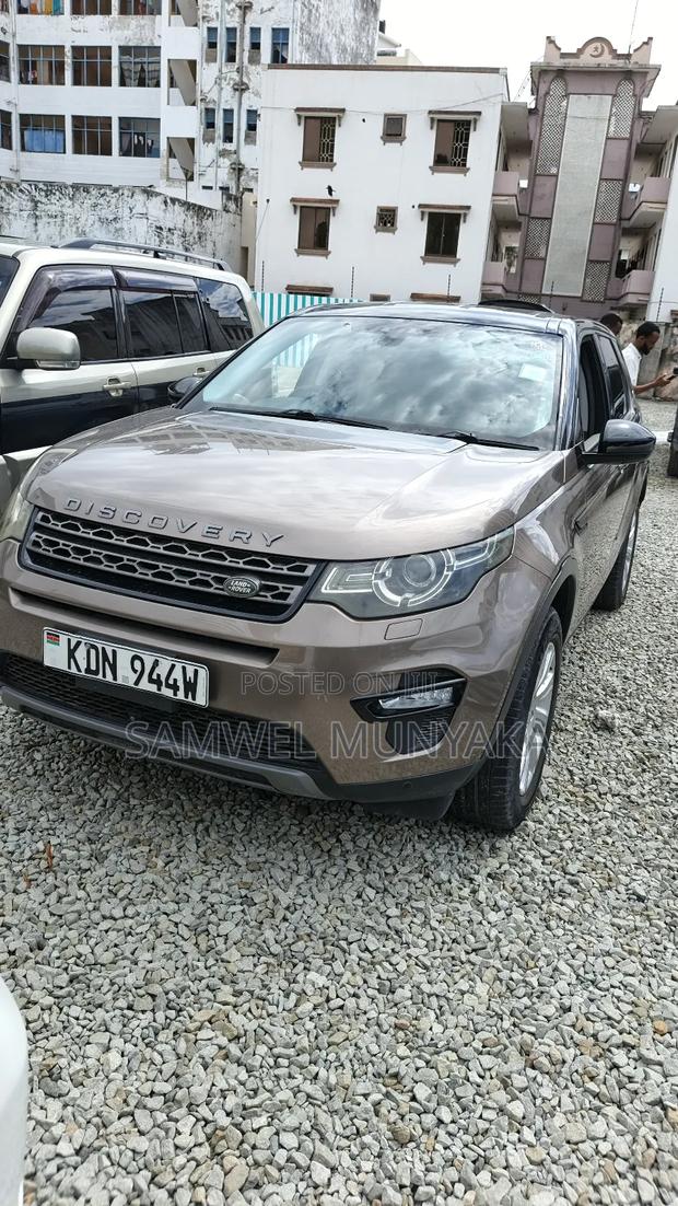 Land Rover Discovery Sport SE 2017 Brown
