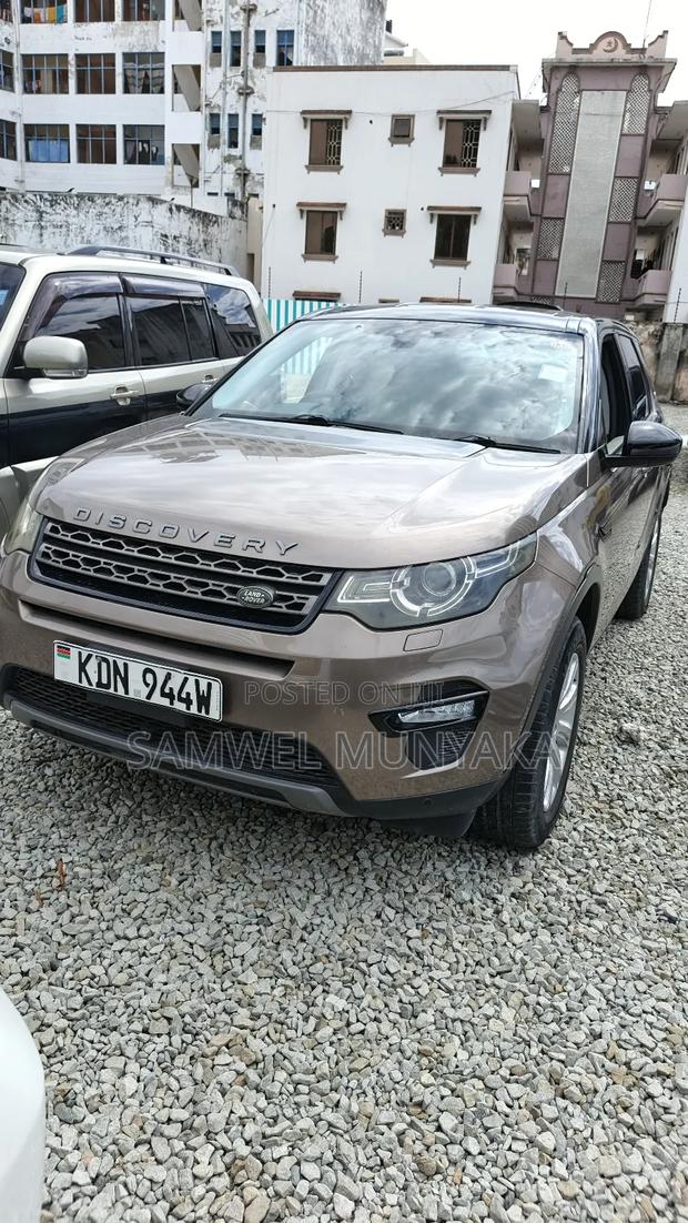 Land Rover Discovery Sport SE 2017 Brown