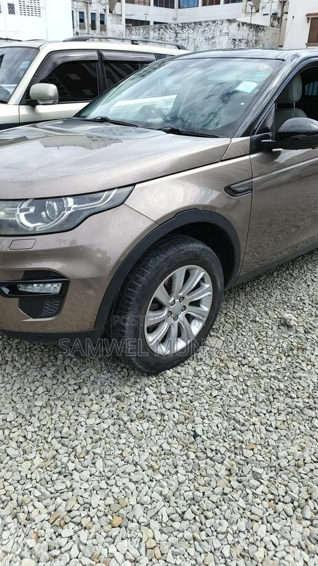 Land Rover Discovery Sport SE 2017 Brown
