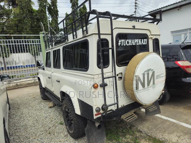 Land Rover Defender 2014 White