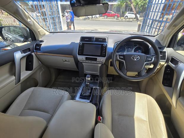 Toyota Land Cruiser Prado 2.8 2019 Gray