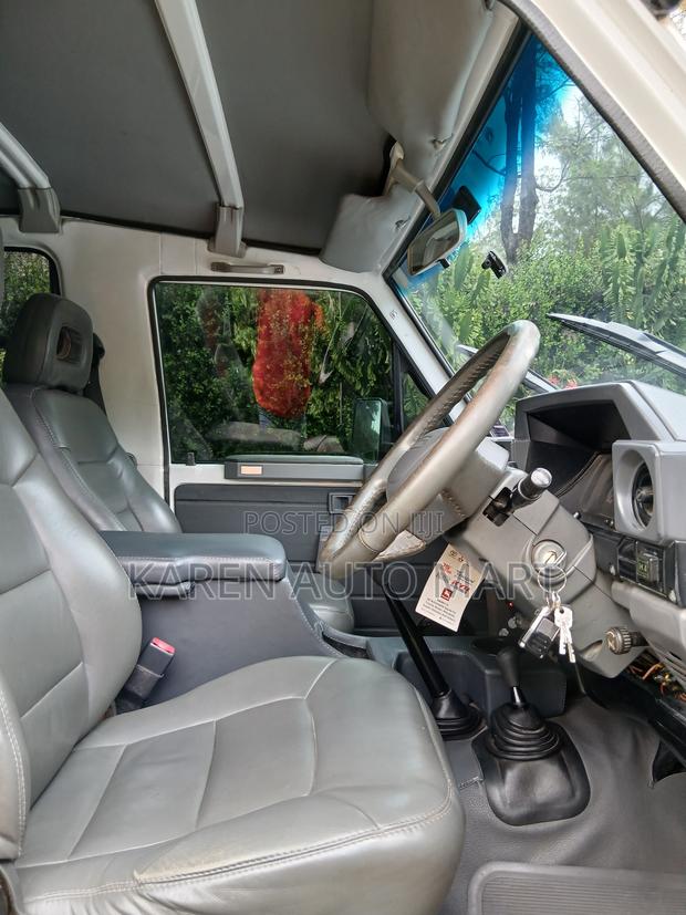 Toyota Land Cruiser 2009 White