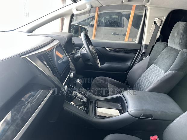 Toyota Alphard 2.5 Petrol AWD 2019 White
