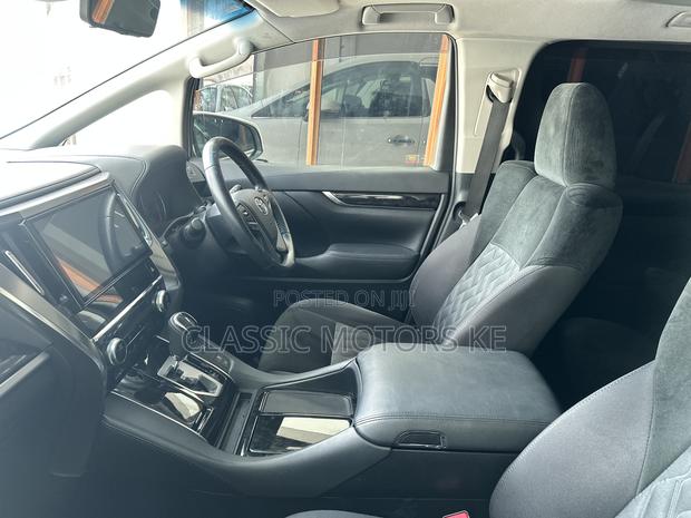 Toyota Alphard 2.5 Petrol AWD 2019 White