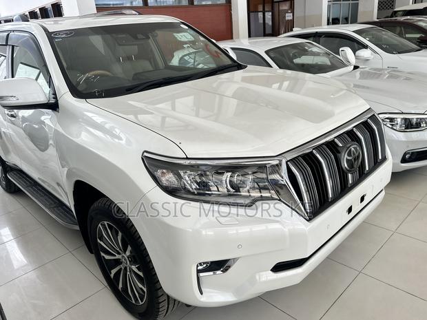 Toyota Land Cruiser Prado 2.8 2019 White