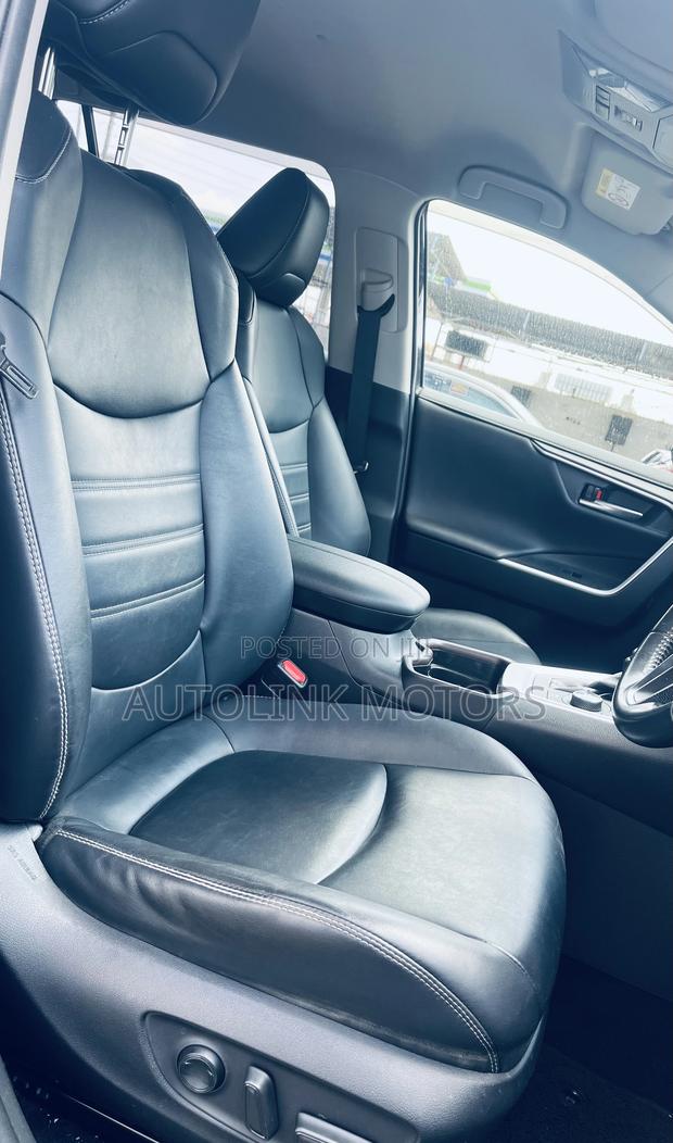 Toyota RAV4 Hybrid 2019 Black