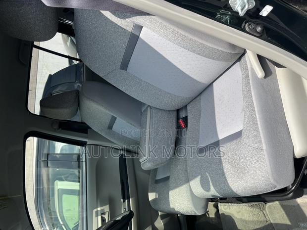 Toyota Passo 1.0 FWD 2018 Green