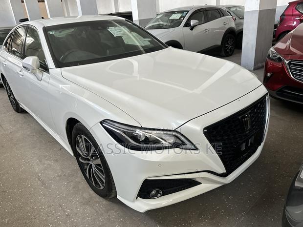 Toyota Crown 2019 White