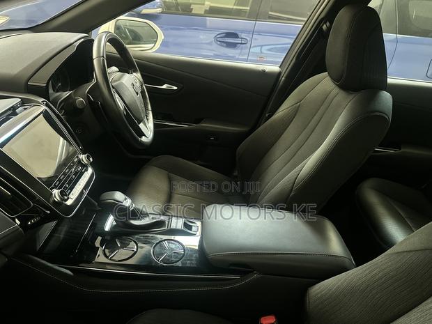 Toyota Crown 2019 White