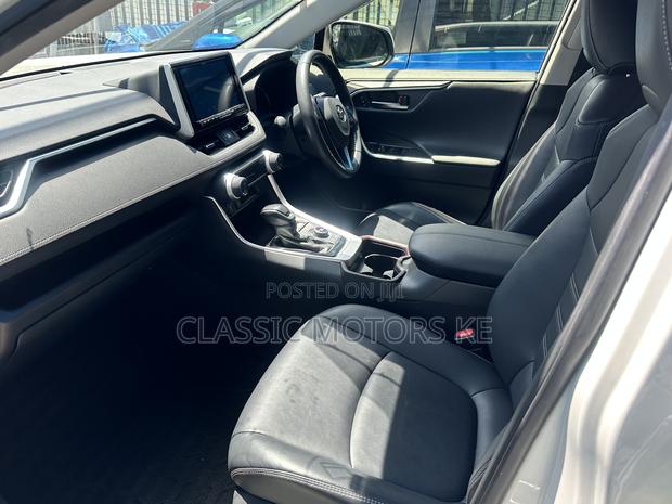 Toyota RAV4 Hybrid 2020 White