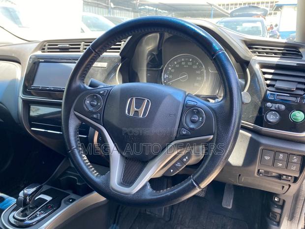 Honda Grace 2018 Black
