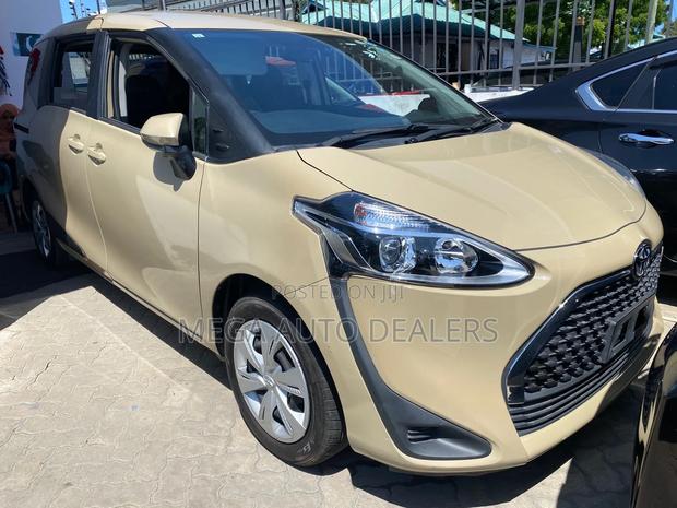 Toyota Sienta 2019