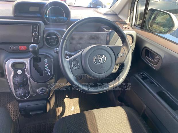 Toyota Spade 2018 White
