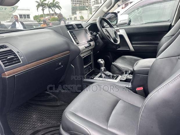 Toyota Land Cruiser Prado 2.8 2019 Gray