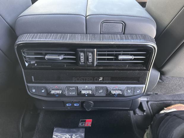 Toyota Land Cruiser LC300 2023 Black