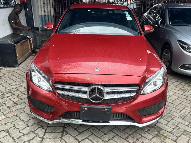 Mercedes-Benz C180 2018 Red