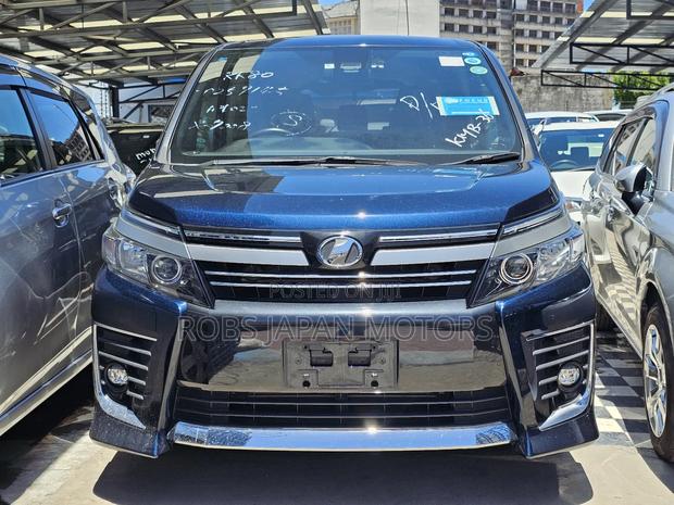 Toyota Voxy 2018 Blue
