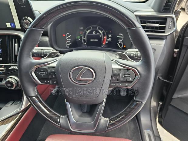 Lexus LX LX 600 2022 Brown