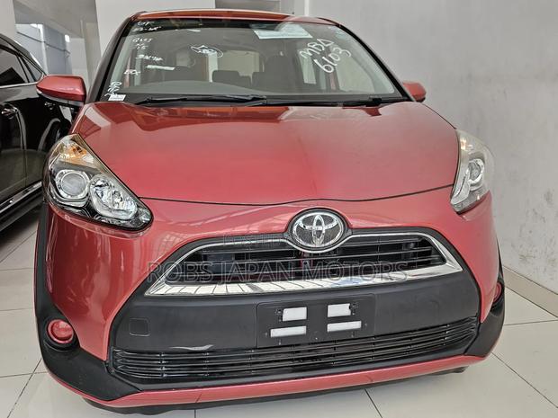 Toyota Sienta 1.5 FWD (6-seater) 2018 Burgundy