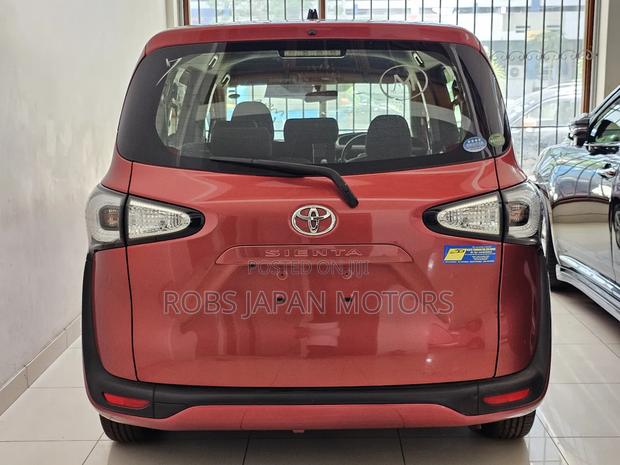 Toyota Sienta 1.5 FWD (6-seater) 2018 Burgundy