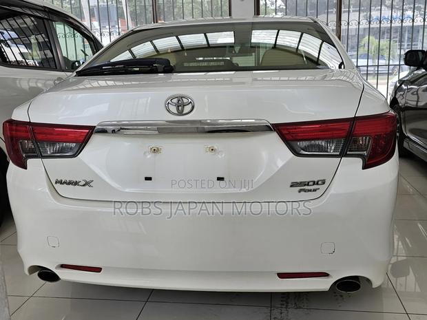 Toyota Mark X 2.5 AWD 2017 White