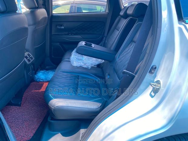 Mitsubishi Outlander 2018 White