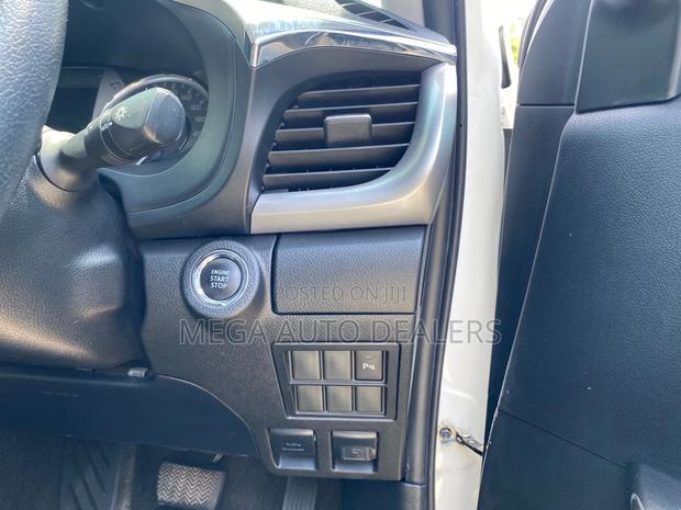 Toyota Hilux 2020 White