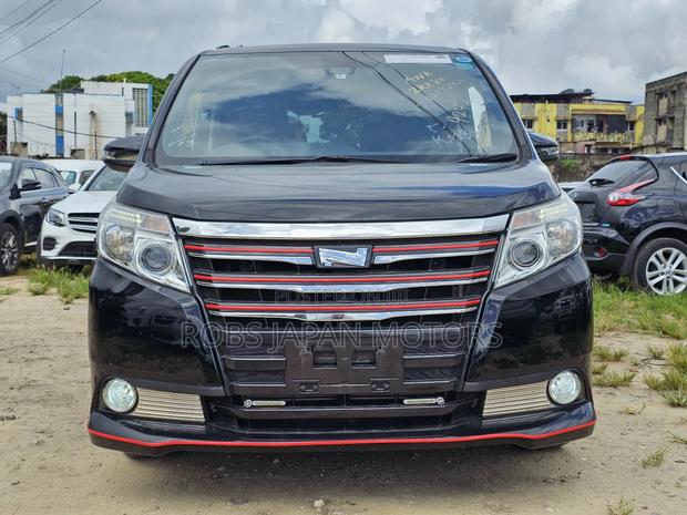 Toyota Noah 2.0 FWD (6 Seater) 2018 Black