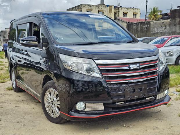 Toyota Noah 2.0 FWD (6 Seater) 2018 Black